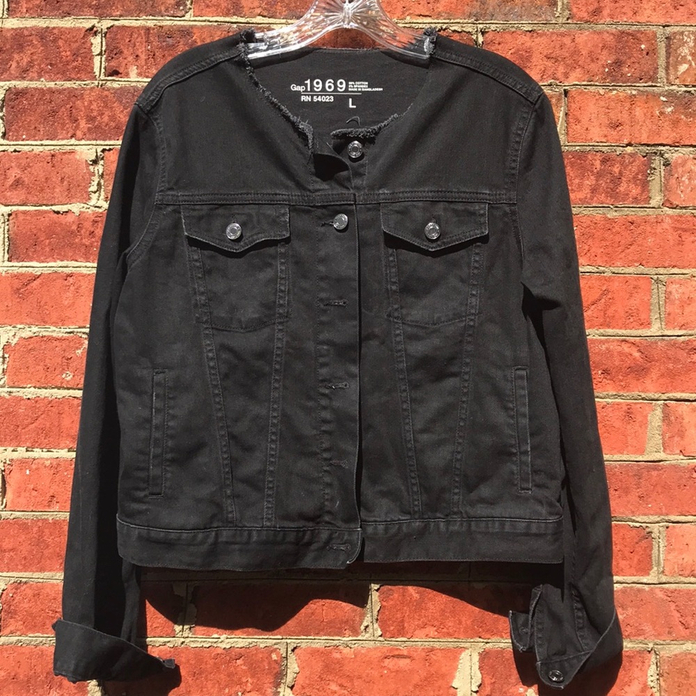 GAP Raw Collar Black Cropped Denim Jacket